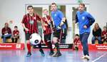Nur als Team kann man gewinnen Fußballspieler in Halle